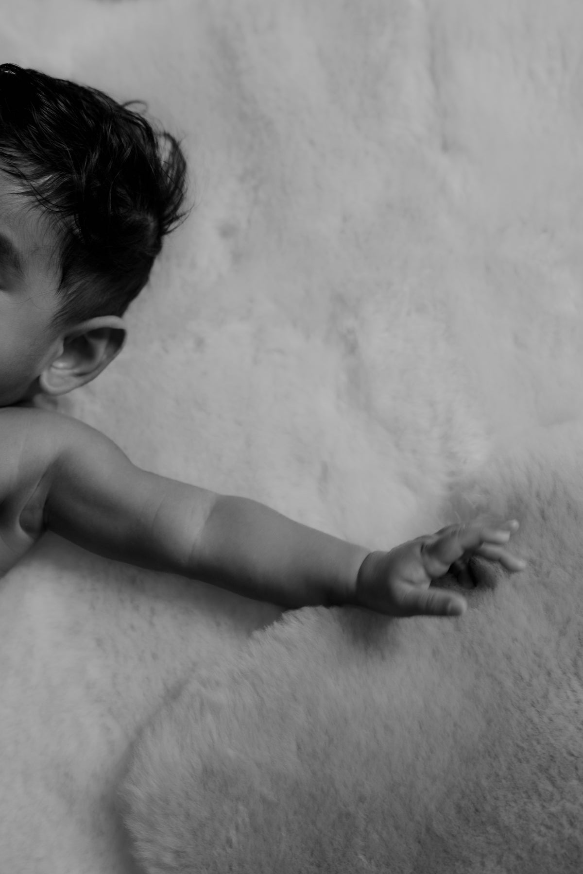 survive sleep deprivation with a newborn 